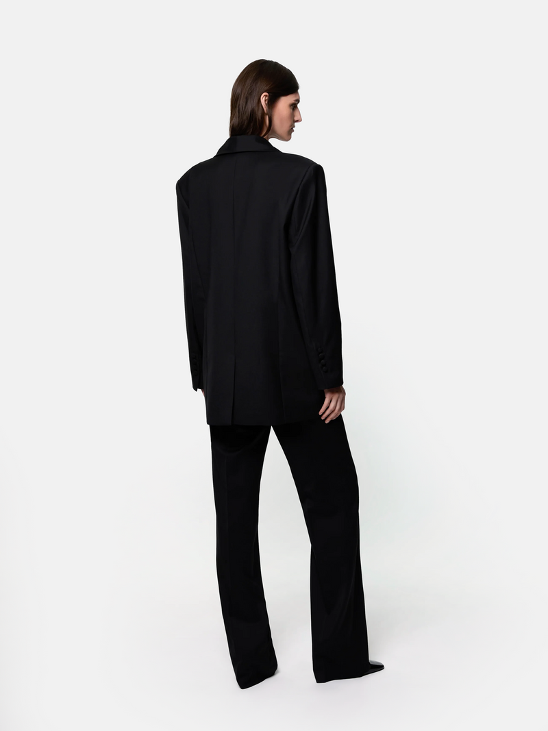Czarna marynarka oversize